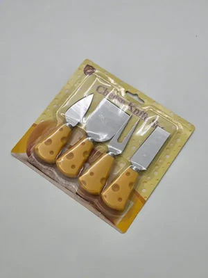 סט 4 סכיני גבינה מעוצבים